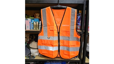 เสื้อเซฟตี้สะท้อนแสง มั่นใจได้ทุกการทำงานกลางแจ้ง