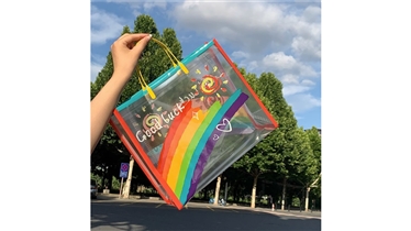 กระเป๋าใสลายสายรุ้ง