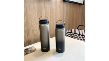 ขวดน้ำสแตนเลสพกพา ดีไซน์เรียบง่าย พร้อมหูหิ้วสะดวก