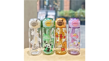 ขวดน้ำพลาสติกพร้อมหลอด ดีไซน์การ์ตูนสุดน่ารัก