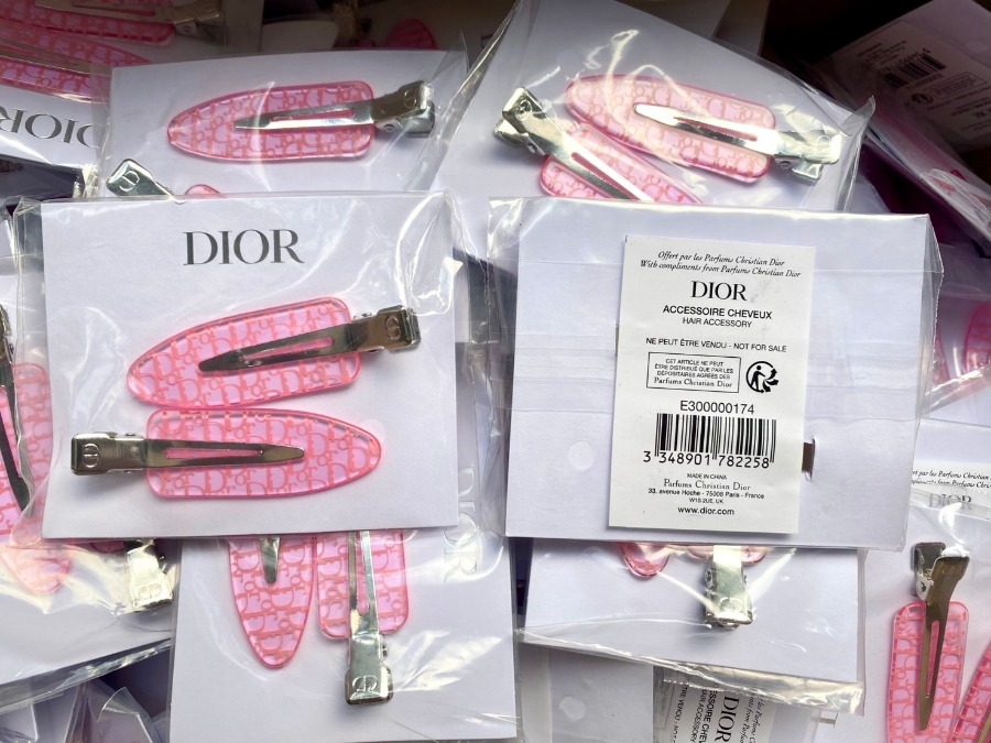 ไม่มีกล่อง - Dior Backstage Rosy Glow Hair Clip