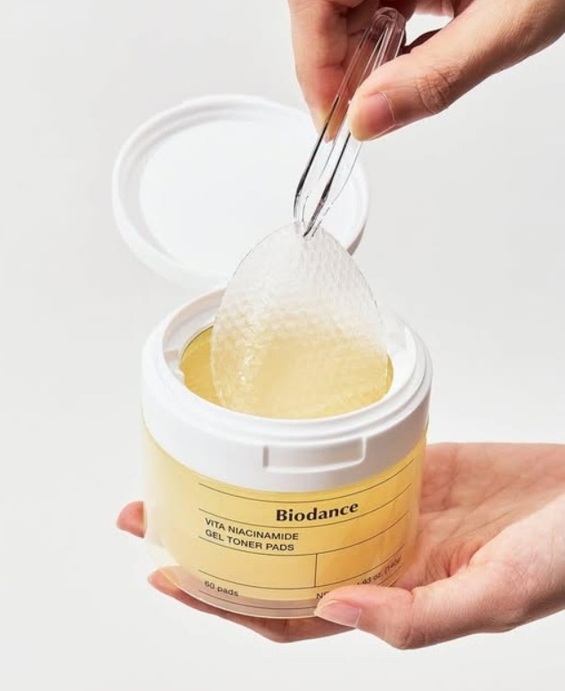 กระปุกเหลือง Biodance Vita Niacinamide Gel Toner 60 Pads