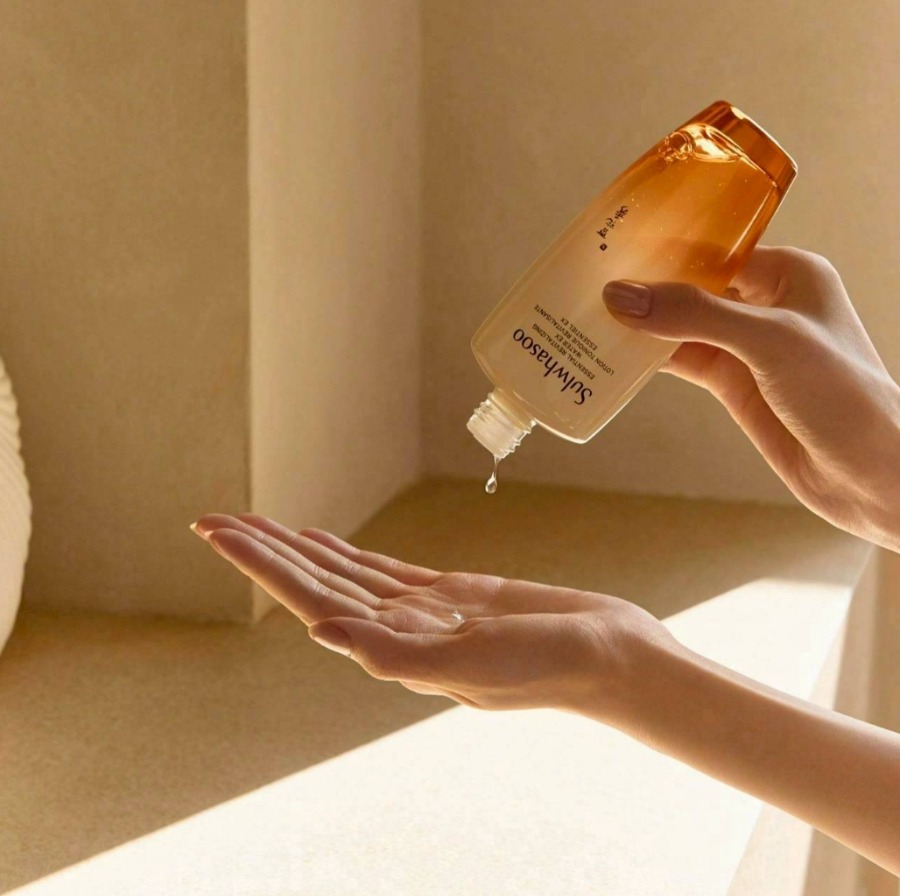 Sulwhasoo Essential Revitalizing Water EX 150ml. (เคาเตอร์ 2,300฿)