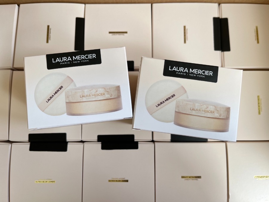 เซต Laura Mercier Jumbo Translucent Loose Setting Powder Ultra-Blur 29g. & Velour Puff