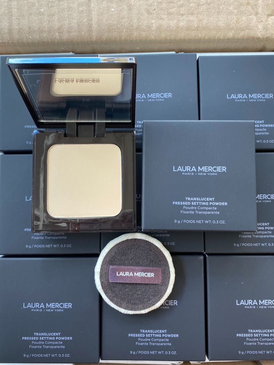 แป้งพัฟตลับดำ Laura Mercier Translucent Pressed Setting Powder 9g.