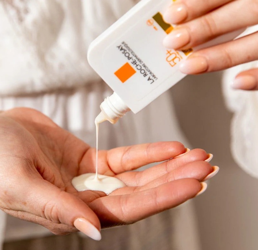 La Roche-Posay Anthelios UVMune 400 Fluid Invisible  SPF50+ 50ml. กล่องแบน