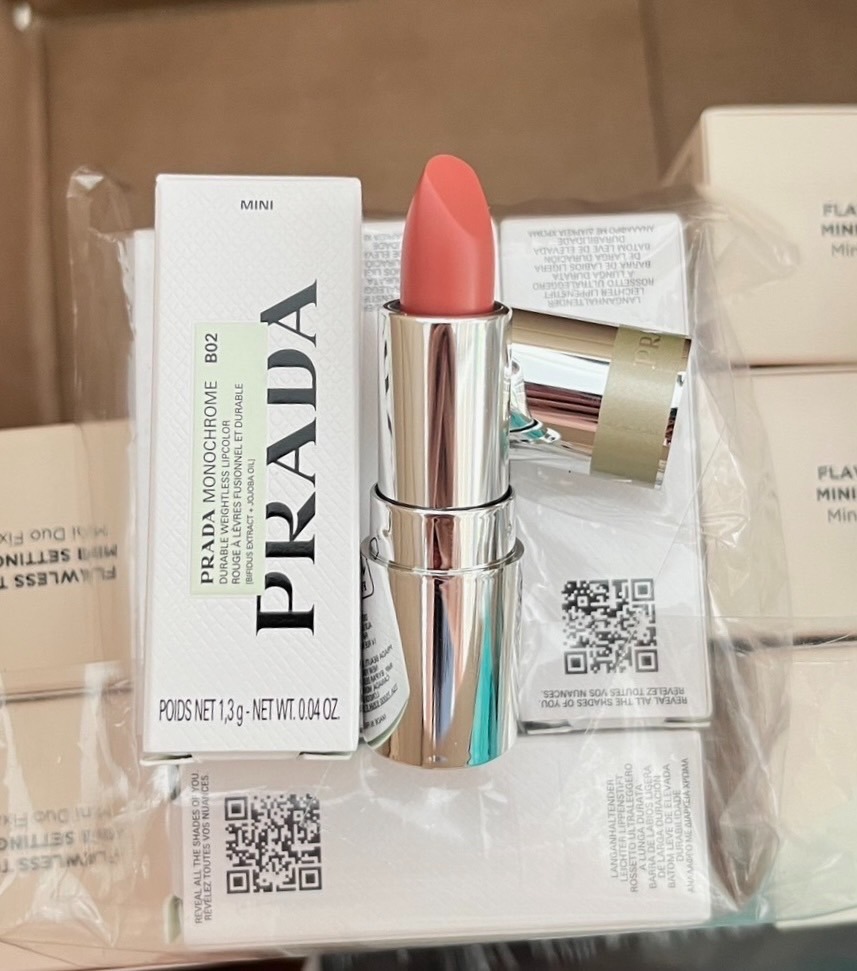 Prada Monochrome Hyper Matte Mini Lipstick ขนาด 1.3g. สี B02 Quartz