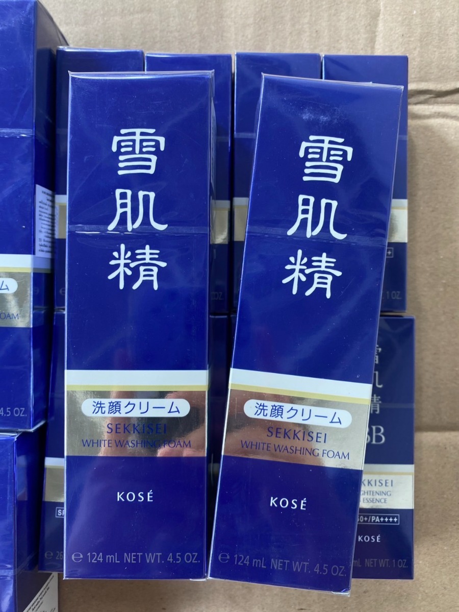 Kose Sekkisei White Washing Foam 124ml. (เคาเตอร์ 750฿)
