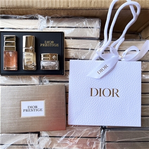 ถุงโบว์+กล่องทอง Dior Prestige Set 3 items