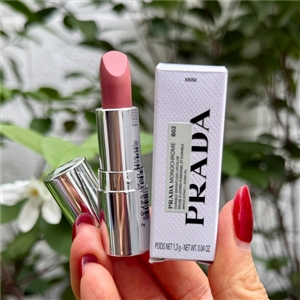 Prada Monochrome Hyper Matte Mini Lipstick ขนาด 1.3g. สี B02 Quartz