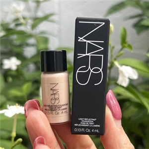 รองพื้น NARS Sheer Glow Foundation 4ml.