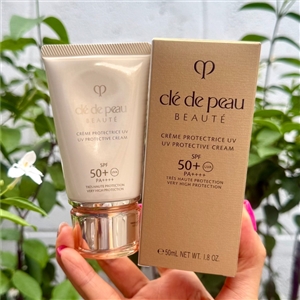 สูตรใหม่ Cle De Peau Beaute UV Protection Cream SPF50 PA+++ 50ml. (เคาเตอร์ 4,500฿)