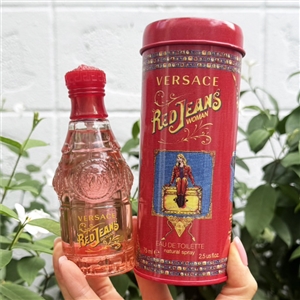 Versace Red Jeans Eau De Toilette 75ml. (เคาเตอร์ 2,100฿)