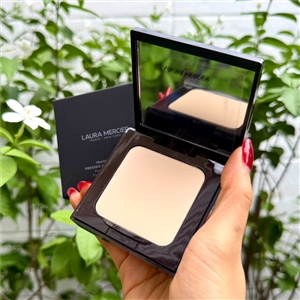 แป้งพัฟตลับดำ Laura Mercier Translucent Pressed Setting Powder 9g.