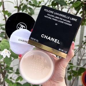 Chanel Poudre Universelle Libre Natural Finish Loose Powder 30g. สี 020 (เคาเตอร์ 2,700฿)