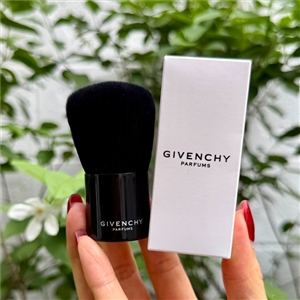 แปรงคาบูกิดำ Givenchy Kabuki Brush