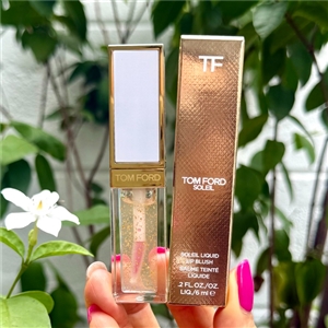 Tom Ford Soleil Liquid Lip Blush 6ml. (เคาเตอร์ 2,750฿)