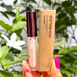 Hourglass Vanish Airbrush Concealer 1.3ml.