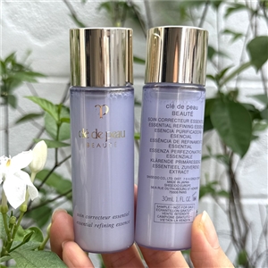 ม่วง Cle De Peau Essential Refining Essence 30ml.