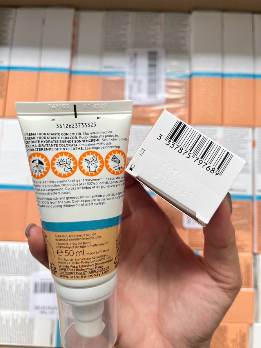 สีเนื้อ หลอดแถบฟ้า - La Roche Posay Anthelios Uvmune 400 Ultra Hydrating Tinted Cream SPF50 ขนาด 50ml.