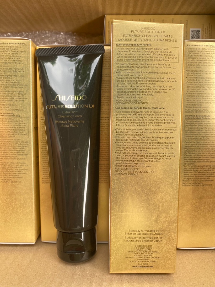 Shiseido Future Solution LX Extra Rich Cleansing Foam 125ml. (เคาเตอร์ 2,900฿)