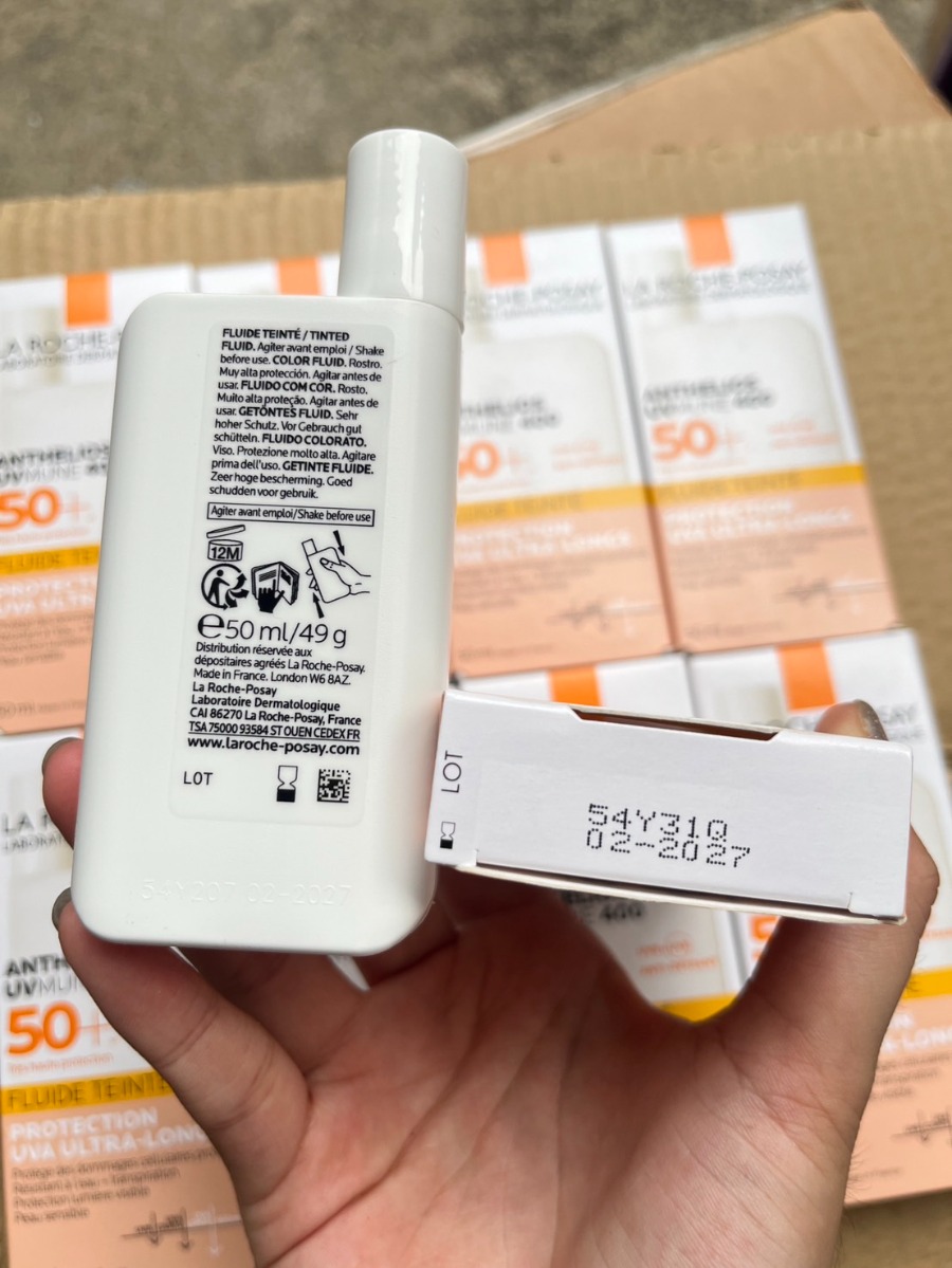 La Roche Posay Anthelios UVmune 400 Tinted Fluid SPF50 ขนาด 50ml.