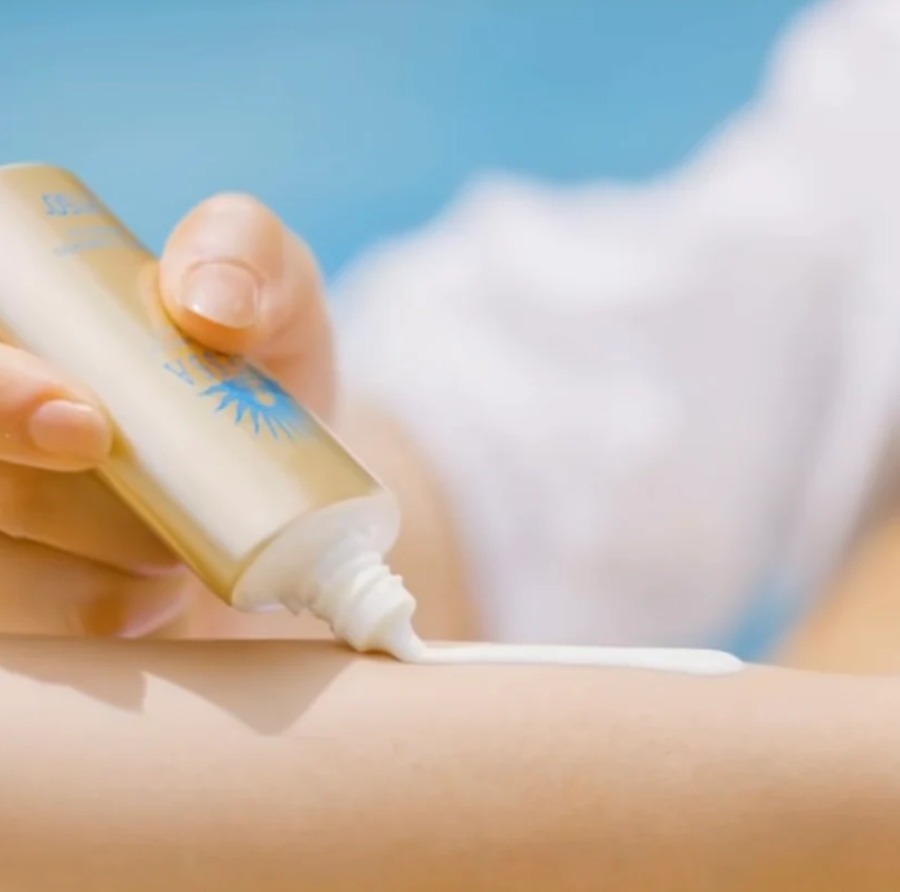 แบบกล่อง - ขวด/ทอง Shiseido Anessa Perfect UV Sunscreen Skincare Milk N SPF50+ PA++++ 60ml.