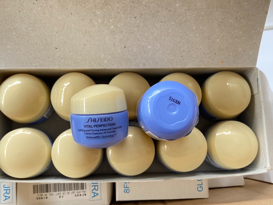 กระปุกฟ้า Shiseido Vital Perfection Uplifting and Firming Advanced Cream Soft 15ml.