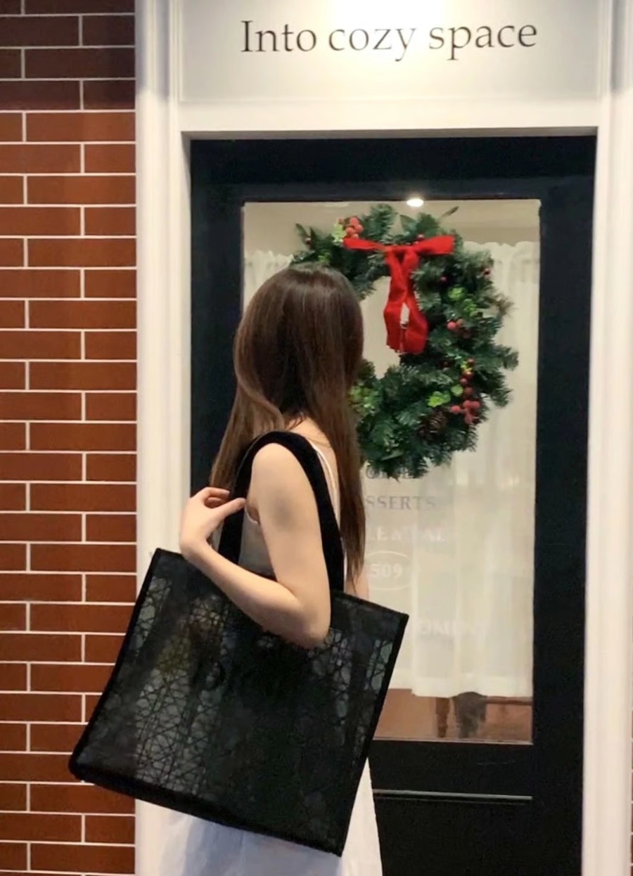 ดำ Dior Beauty Mesh Tote Bag