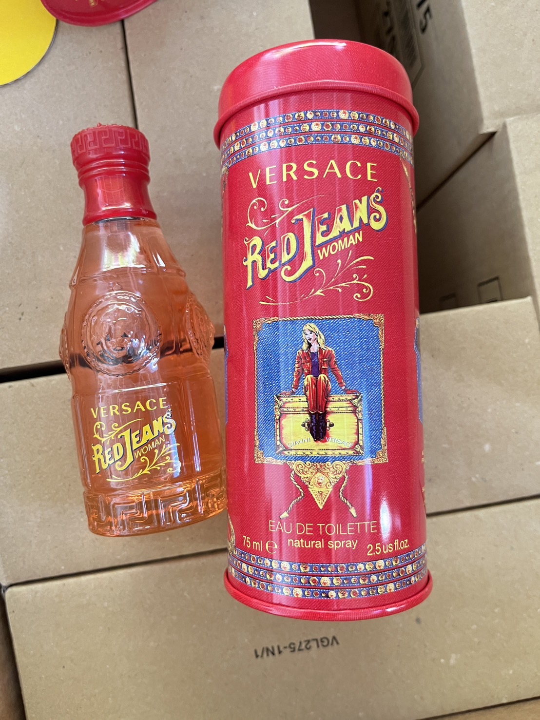 Versace Red Jeans Eau De Toilette 75ml. (เคาเตอร์ 2,100฿)