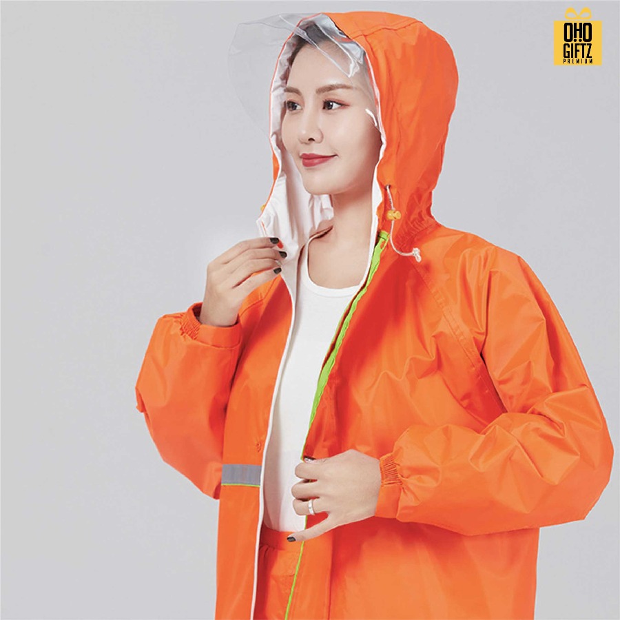 ชุดเสื้อและกางเกงกันฝน สกรีนโลโก้ ทำเป็นของพรีเมี่ยมได้