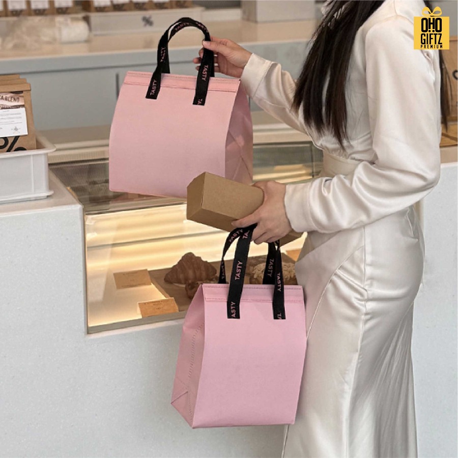 ถุงเก็บร้อน-เย็นด้านในเคลือบฟอยล์ สกรีนโลโก้ ทำเป็นของพรีเมี่ยม