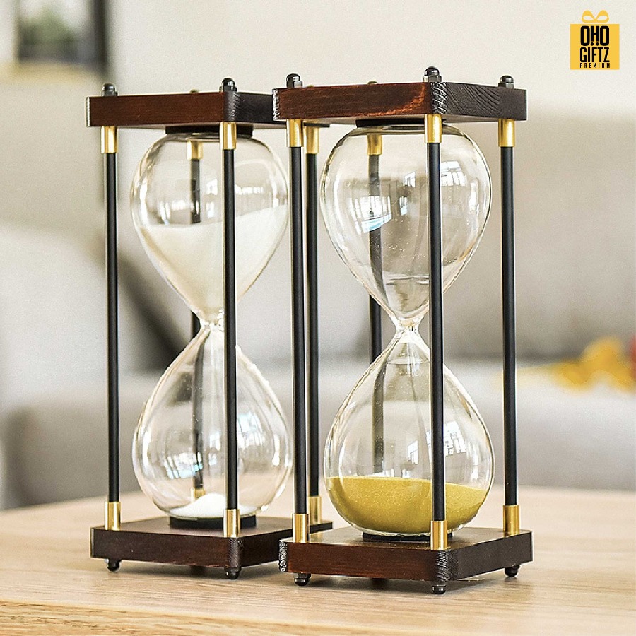 นาฬิกาทรายขอบไม้ตั้งโชว์เก๋สไตล์เรโทร สกรีนชื่อ สกรีนโลโก้ ทำเป็นของพรีเมี่ยมได้ 