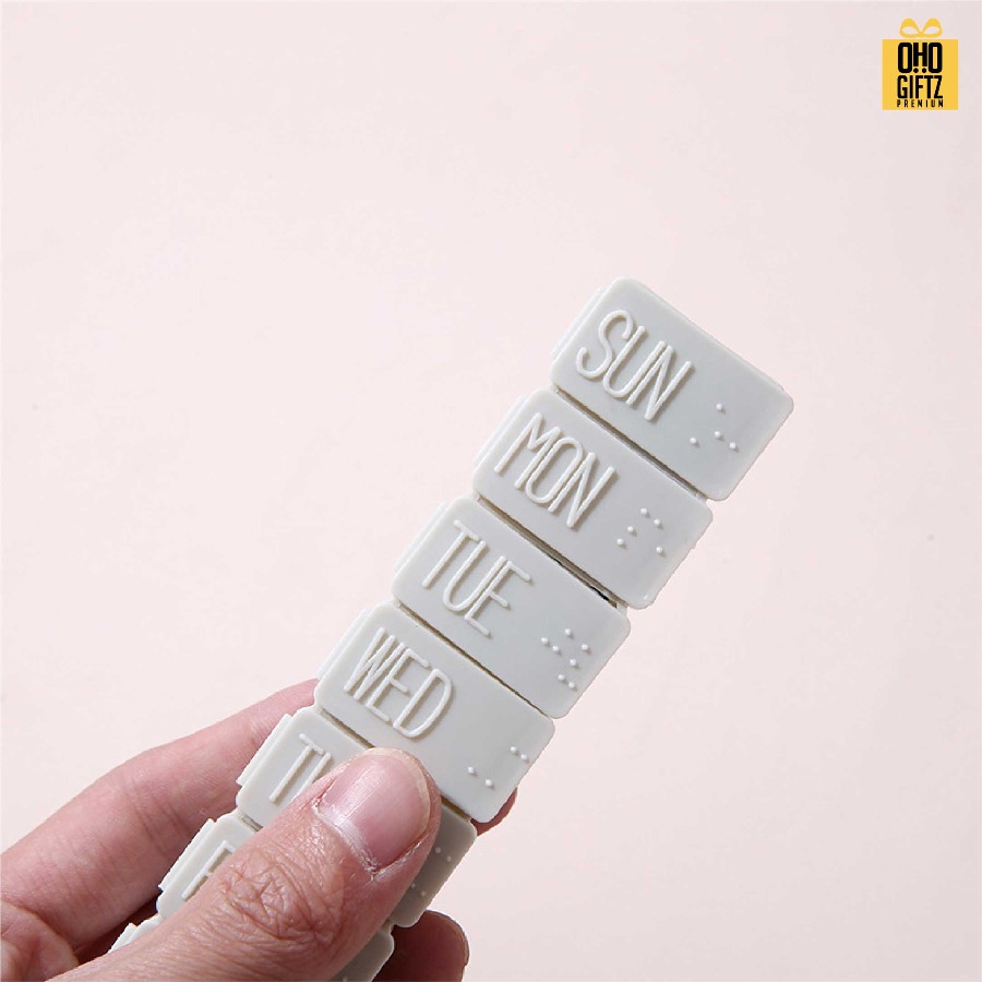 กล่องใส่ยาพกพาแบบ 7 วัน สกรีนชื่อ สกรีนโลโก้ ทำเป็นของพรีเมี่ยมได้ 