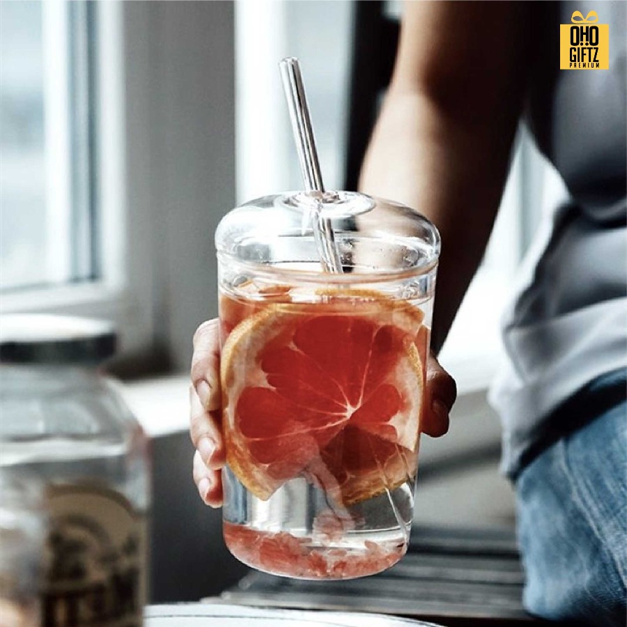 แก้วน้ำทรงมน พร้อมหลอด สกรีนชื่อ สกรีนโลโก้ ทำเป็นของพรีเมี่ยมได้