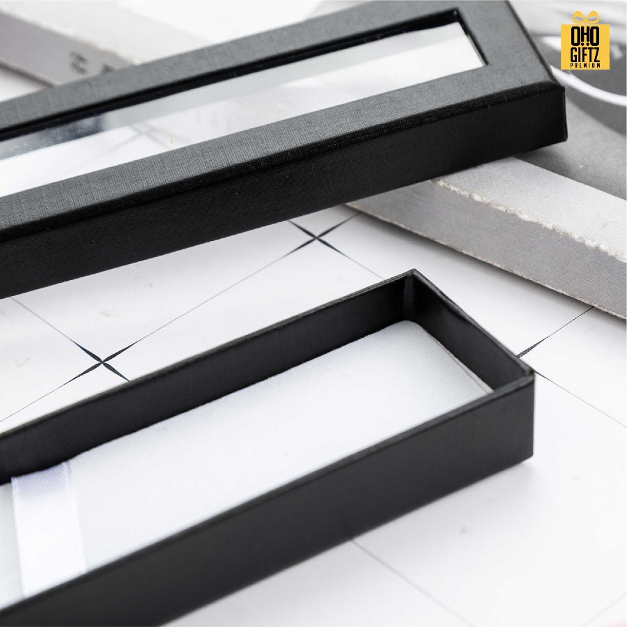 กล่องใส่ปากกาแบบเจาะหน้าต่าง สกรีนโลโก้ ทำเป็นของพรีเมี่ยม 