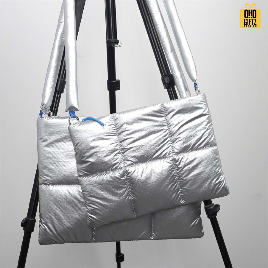 กระเป๋าใส่ Notebook Silver Bag สกรีนโลโก้ ทำเป็นของพรีเมี่ยม ของที่ระลึก