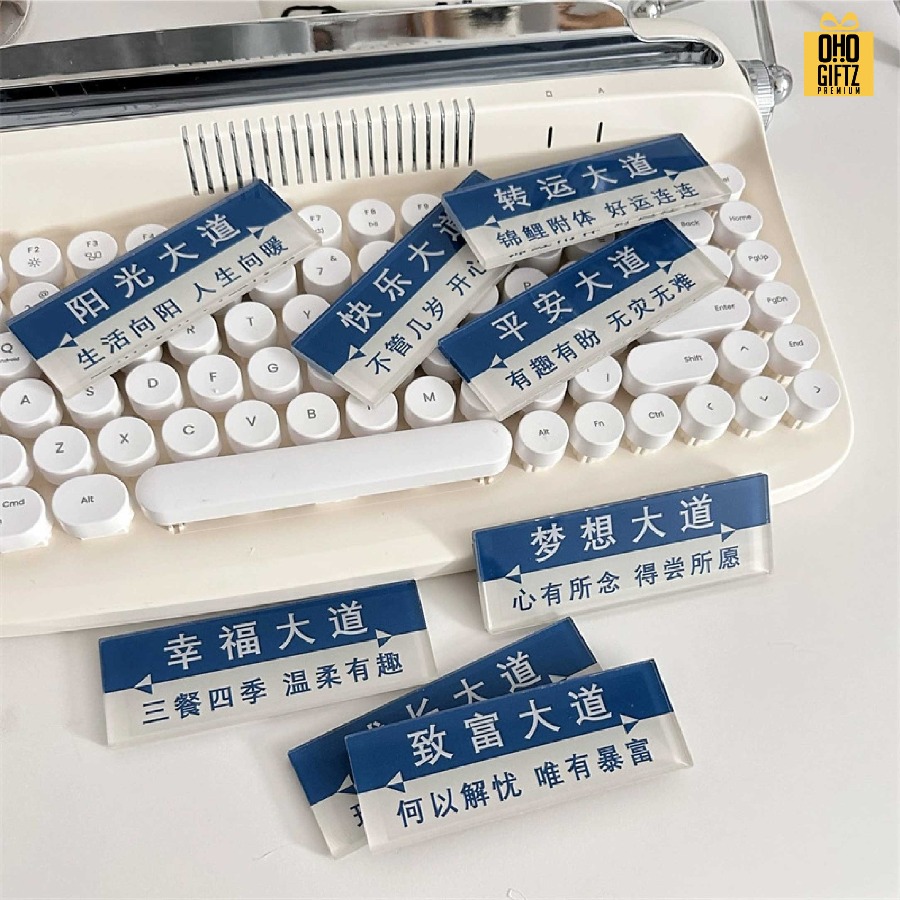 แม่เหล็กติดตู้เย็นป้ายอะคริลิค พิมพ์ภาพได้ตามต้องการ สกรีนโลโก้ ทำเป็นของพรีเมี่ยมได้