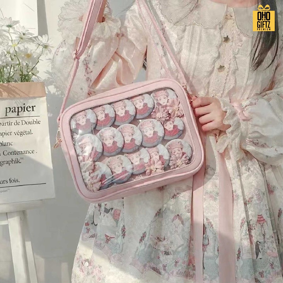 กระเป๋าสะพาย ด้านหน้า PVC ใส่ตุ๊กตาได้ สกรีนโลโก้ ทำเป็นของพรีเมี่ยมได้