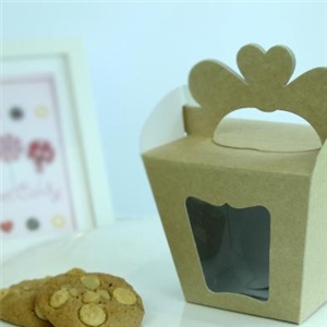 [0605008] กล่องใส่ขนม กล่องใส่เบเกอรี่ บรรจุภัณฑ์ กล่องหูหิ้วหัวใจ กระดาษคราฟหลังขาว