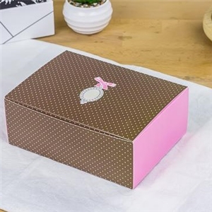 [0405003] กล่องใส่ขนม กล่องใส่เบเกอรี่ บรรจุภัณฑ์ กล่องสแน็ค ลายม่วงจุด 11.5x15.5x6 ซม.