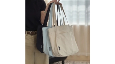 เรียบง่ายแต่ใช้งานได้จริง กระเป๋าผ้าน้ำหนักเบา