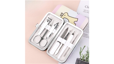 ชุดกรรไกรตัดเล็บและดูแลเล็บในกล่องลายการ์ตูนน่ารัก