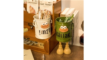 จัดระเบียบโต๊ะทำงานอย่างมีสไตล์ด้วยที่ใส่ปากกาสุดกวน