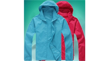 เสื้อคลุมน้ำหนักเบาที่พร้อมปกป้องคุณจากทุกสภาพอากาศ