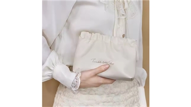 กระเป๋าเครื่องสำอางทรงจีบสุดน่ารัก จัดระเบียบของใช้ในกระเป๋า