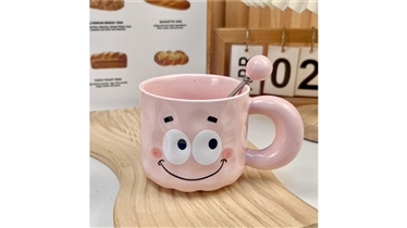 แก้วน้ำสีชมพูสุดสดใสกับดีไซน์ที่สร้างรอยยิ้ม