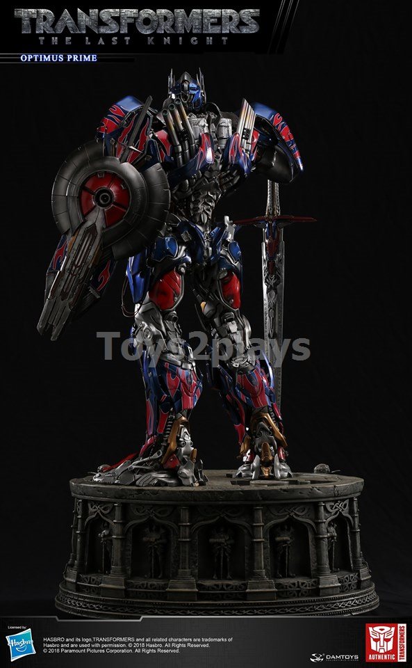 DAMTOYS CLASSIC SERIES: 29-INCH TRANSFORMERS :THE LAST KNIGHT OPTIMUS PRIME LIGHT-UP STATUE